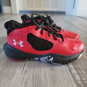 Youth Under Armour Basketball Sneakers. Size 2Y